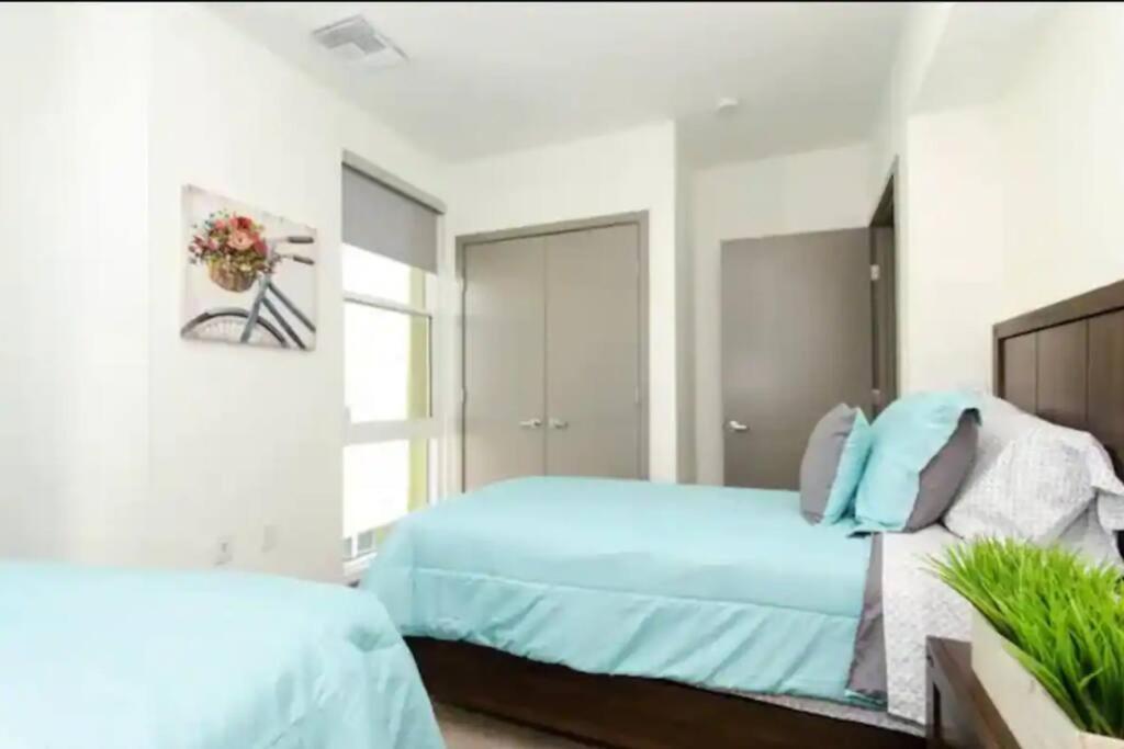 Sleeps 10 In Gaslamp Quarter Elegant 3 Bedroom Near Convention Apartment