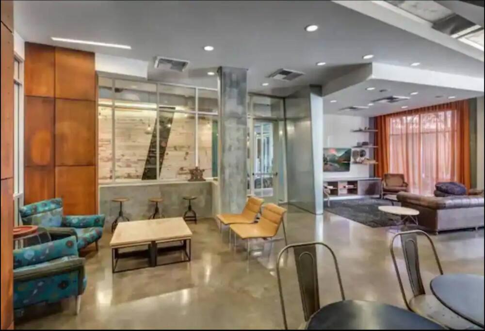 Sleeps 10 In Gaslamp Quarter Elegant 3 Bedroom Near Convention San Diego