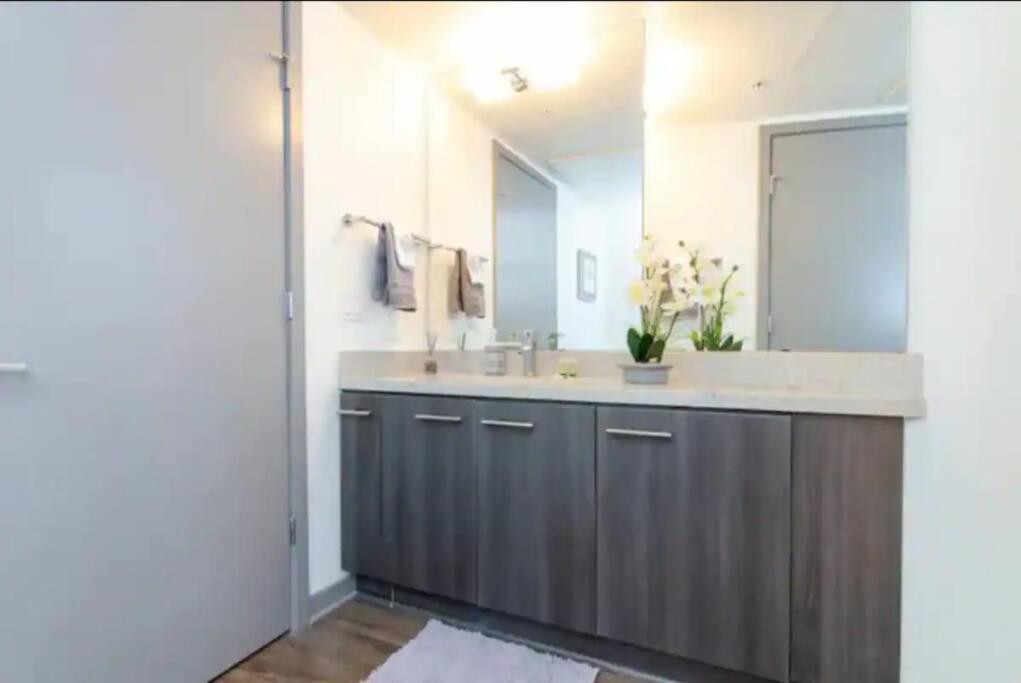 Sleeps 10 In Gaslamp Quarter Elegant 3 Bedroom Near Convention