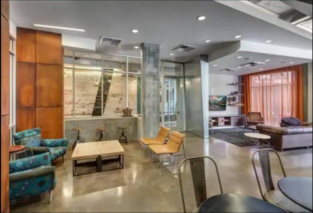 Sleeps 10 In Gaslamp Quarter Elegant 3 Bedroom Near Convention *