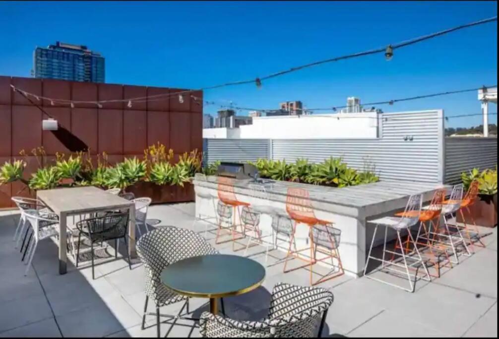 Apartment Sleeps 10 In Gaslamp Quarter Elegant 3 Bedroom Near Convention