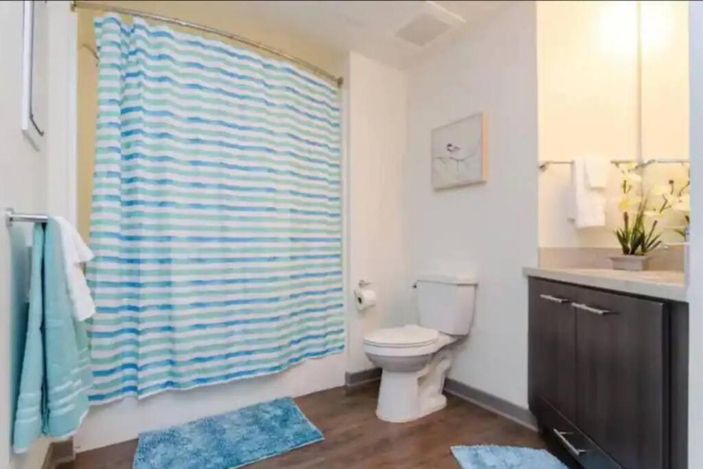 Apartment Sleeps 10 In Gaslamp Quarter Elegant 3 Bedroom Near Convention