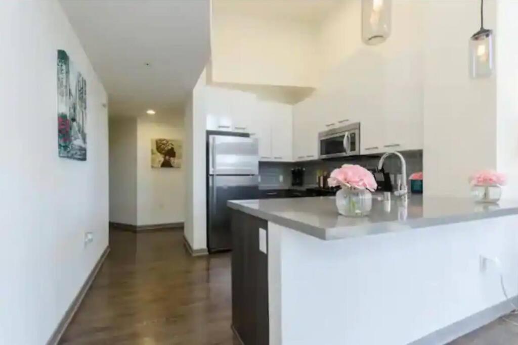 Sleeps 10 In Gaslamp Quarter Elegant 3 Bedroom Near Convention *